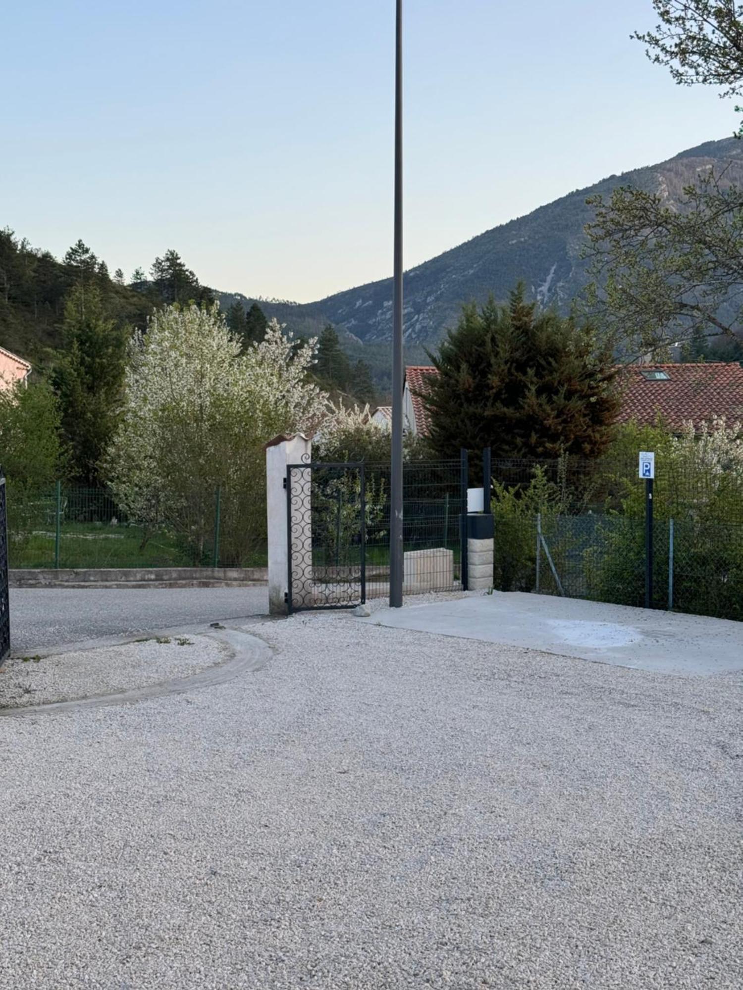 Bnb Castellane Chambre D'Hotes B&B Exteriér fotografie